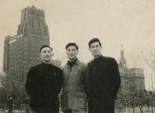 新中国美术70年｜汪观清《庆祝上海解放》